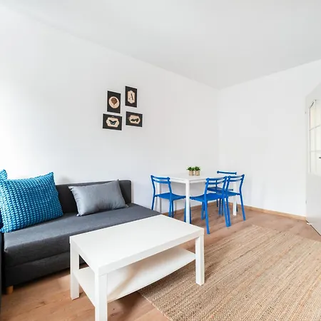 Kosciuszki Square Retreat, Fiesta ! Apartment Gdynia