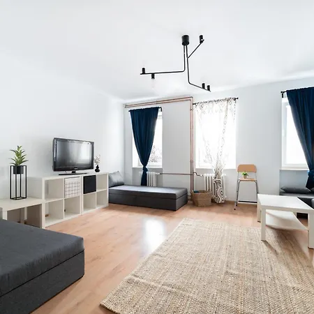 Daire Kosciuszki Square Retreat, Fiesta ! *